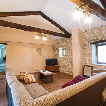 Holiday home Sterna, A Charming In The Heart Of Istria Beram