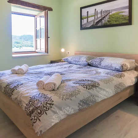 Nyaraló Sterna, A Charming In The Heart Of Istria Beram