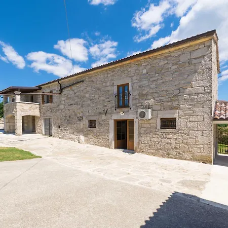 Holiday home Sterna, A Charming In The Heart Of Istria Beram